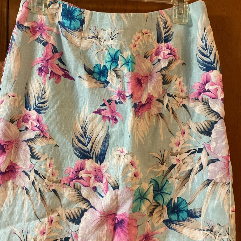 Beautiful l Tommy Bahama linen skirt “Florencia” Color: Spring Rain Size: 2 NWT